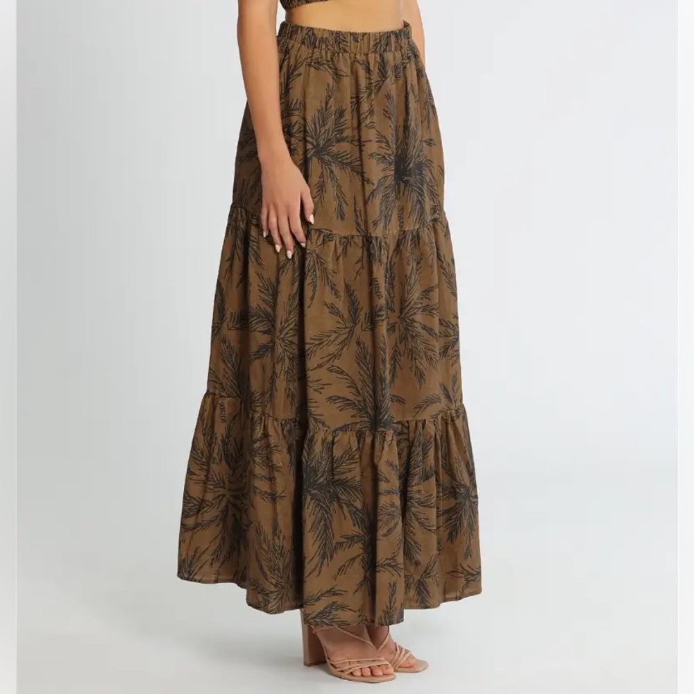 CHARLIE HOLIDAY | Willow Tiered Maxi Skirt - Isle Of Palm Brown | Size 6